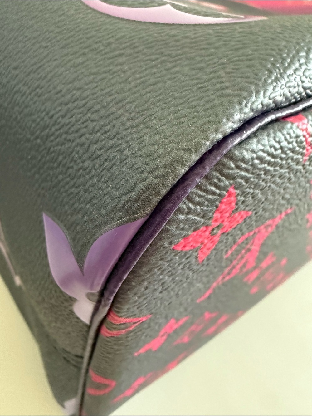 Louis Vuitton Pink and Black Monogram Gradient Tote - Picture 5 of 14